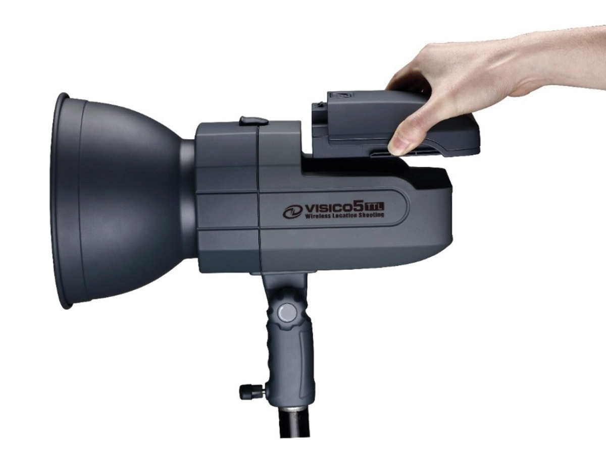 Flash de estudio Visico 5 de 400 W a batería con TTL y HSS – vista latera